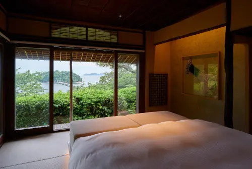 副寝室と竹島
