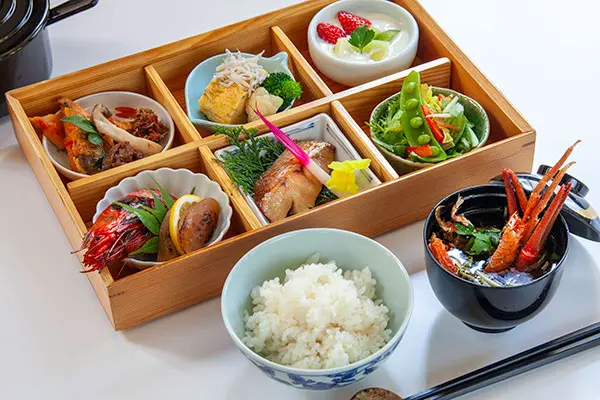 朝食