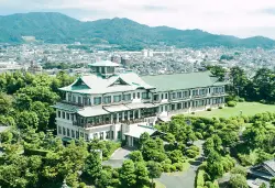 ホテル本館