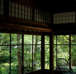 鶯宿亭 窓