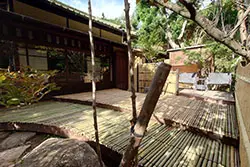 東の庭とデッキ